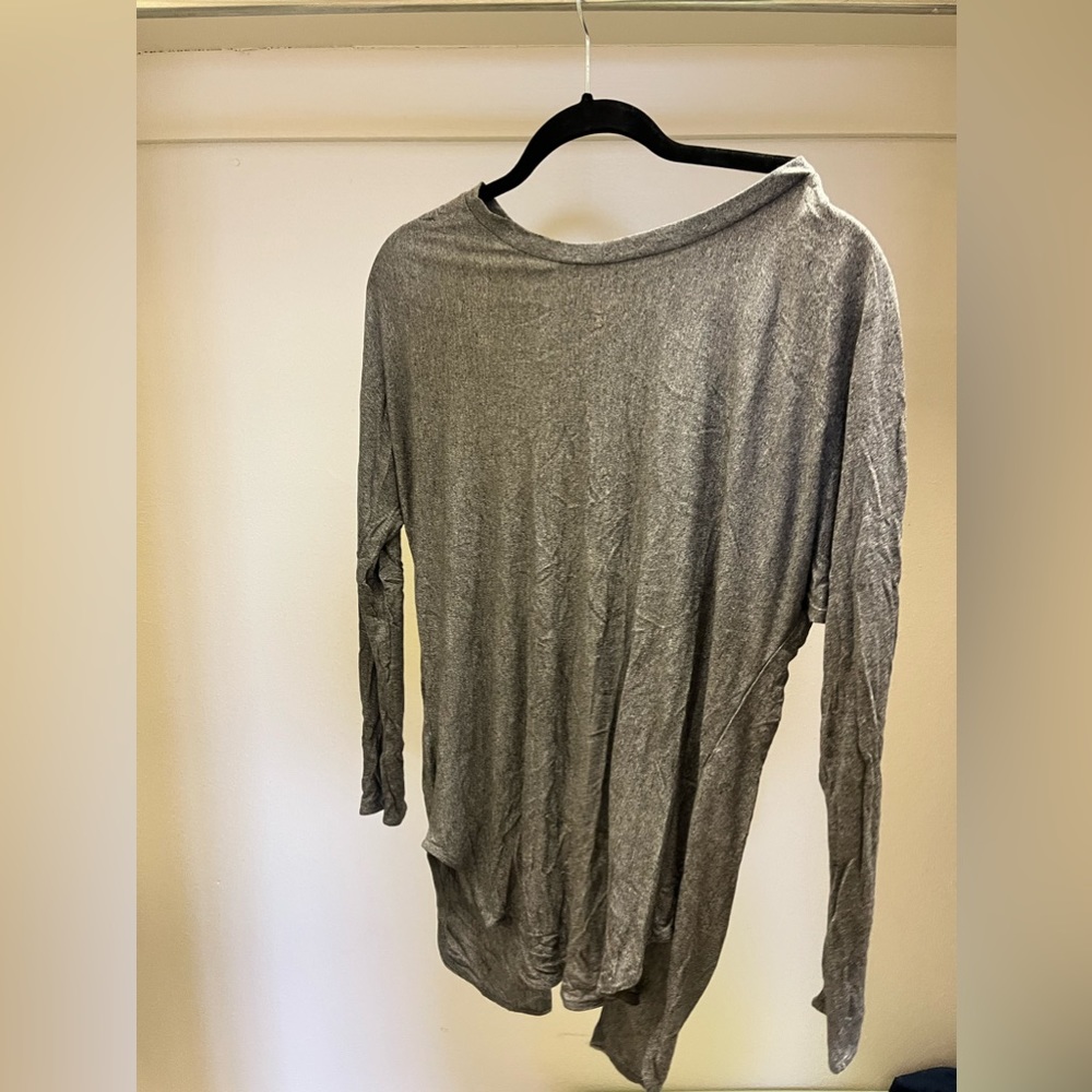 Wilfred loose fitting top in gray